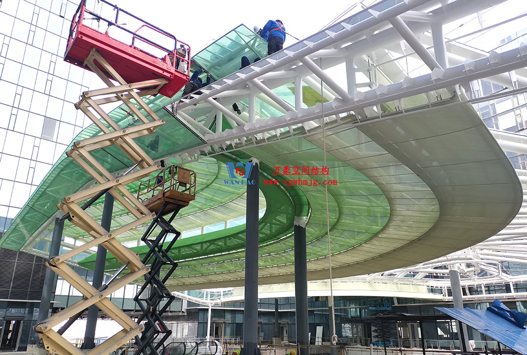 高效協作|勇于擔當—杭州博多森谷ETFE氣枕連廊天幕項目最新施工進展